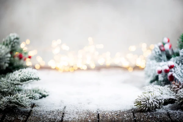 Dekoracje świąteczne na śniegu — Zdjęcie stockowe