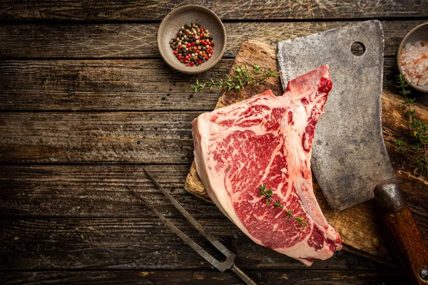 Bistecca di manzo cruda — Foto Stock