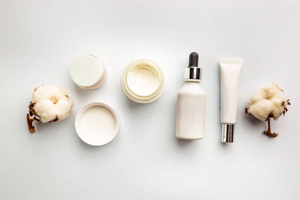 Kosmetické výrobky pro péči o pleť — Stock fotografie