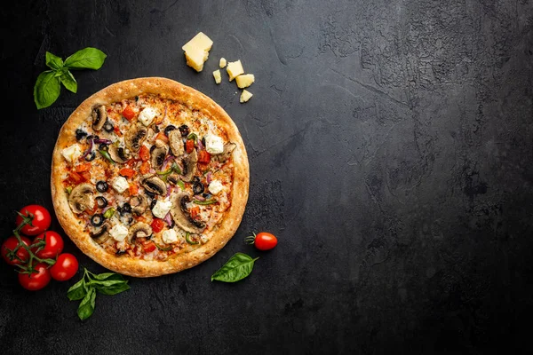 Tasty vegetable pizza — Stock Photo, Image