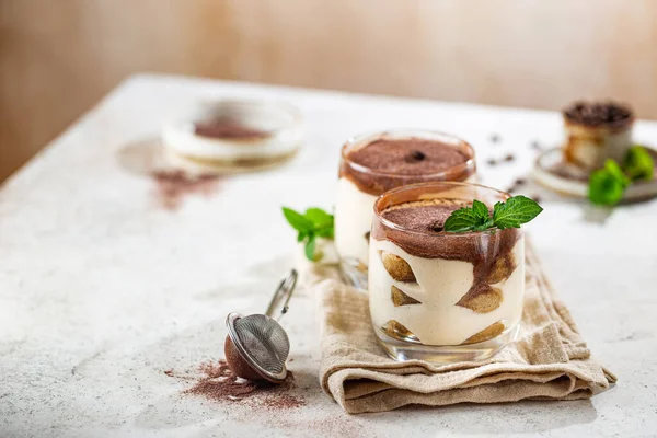 Итальянский десертный тирамису — стоковое фото