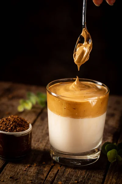 Dalgona Coffee, trendy drink — Stock Photo, Image
