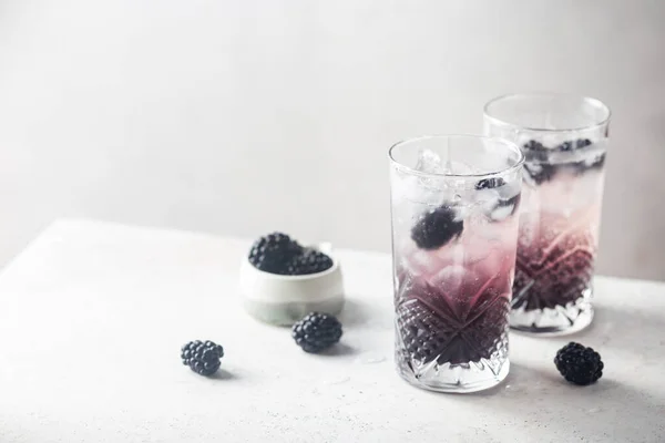 Buzlu Blackberry Limonatası — Stok fotoğraf