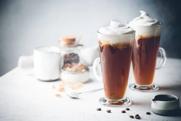 背の高いガラスのアイスコーヒー — ストック写真