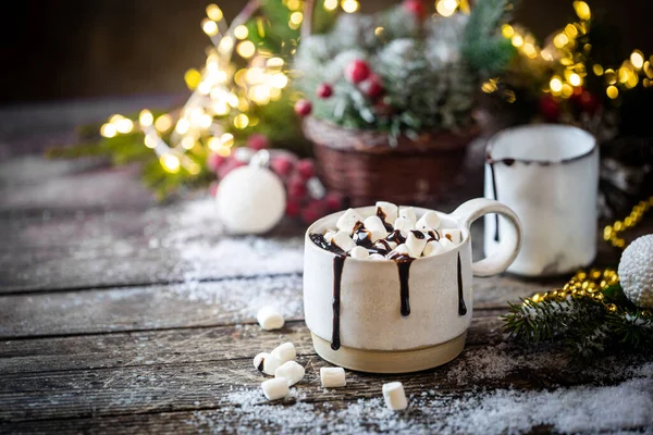 Chocolate quente com marshmallows — Fotografia de Stock