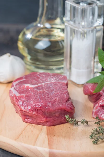 Syrové čerstvé mramorované hovězí Steak — Stock fotografie