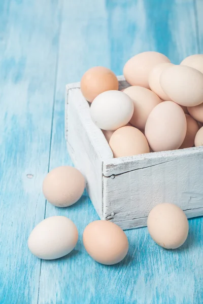 Farm fresh chicken eggs in box — Stock Photo, Image