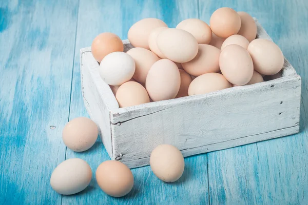 Farm fresh chicken eggs in box — Stock Photo, Image