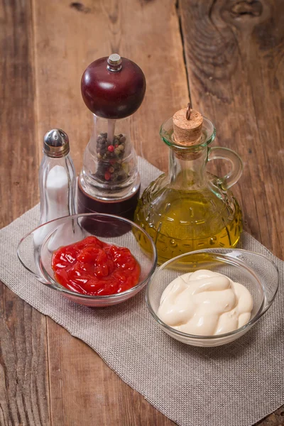 Conjunto de condimentos y salsas — Foto de Stock