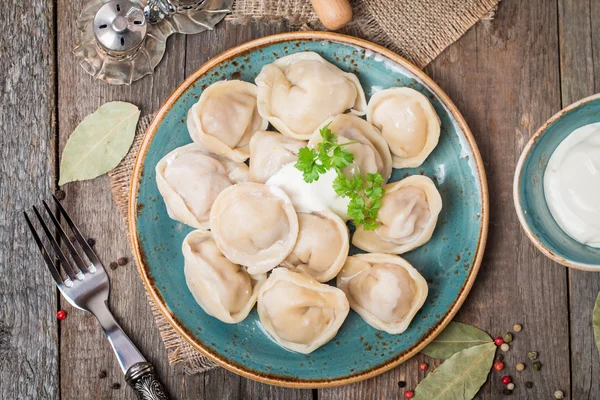 Homemade Meat Dumplings - russian pelmeni — Stock Photo, Image