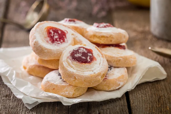 Homemade jelly cookies puff pastry with red jam — Stock Photo, Image