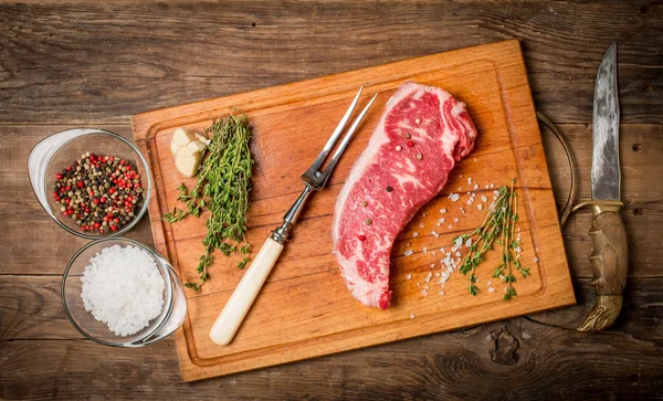 Carne fresca cruda Bistecca di Ribeye — Foto Stock