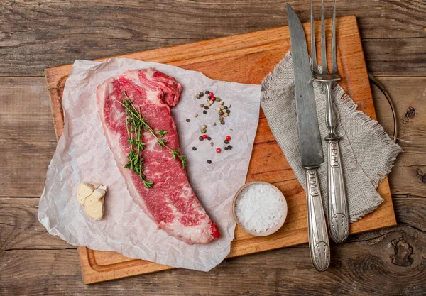 Carne fresca crua Ribeye Steak — Fotografia de Stock