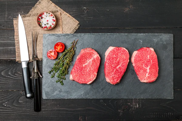 Ruwe verse inschrijving biefstuk — Stockfoto