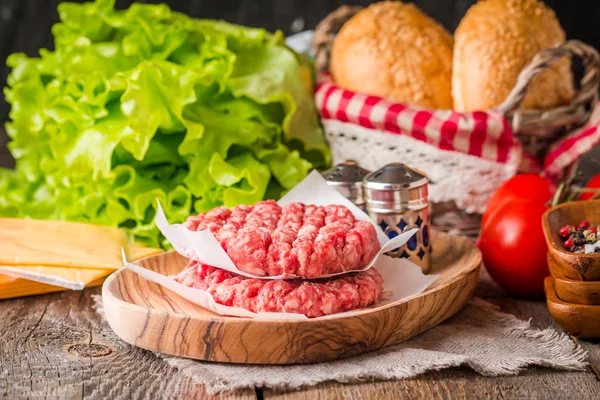Ingrediënten voor het maken van zelfgemaakte Hamburger — Stockfoto