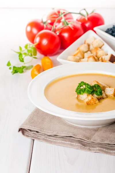 Вегетаріанський сочевичний вершковий суп — стокове фото