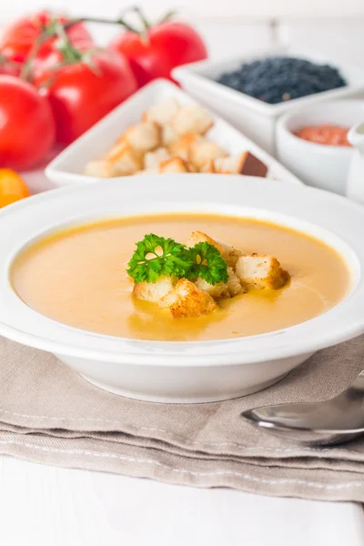 Вегетаріанський сочевичний вершковий суп — стокове фото