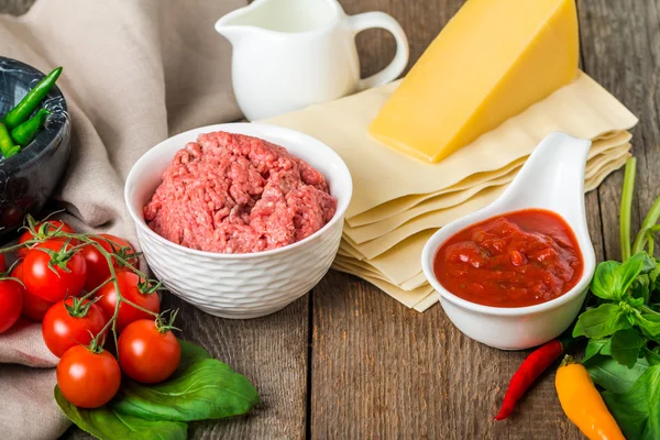 Ingredience na vaření italské lasagne — Stock fotografie