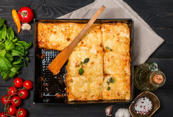 Ízletes, hagyományos olasz lasagna — Stock Fotó