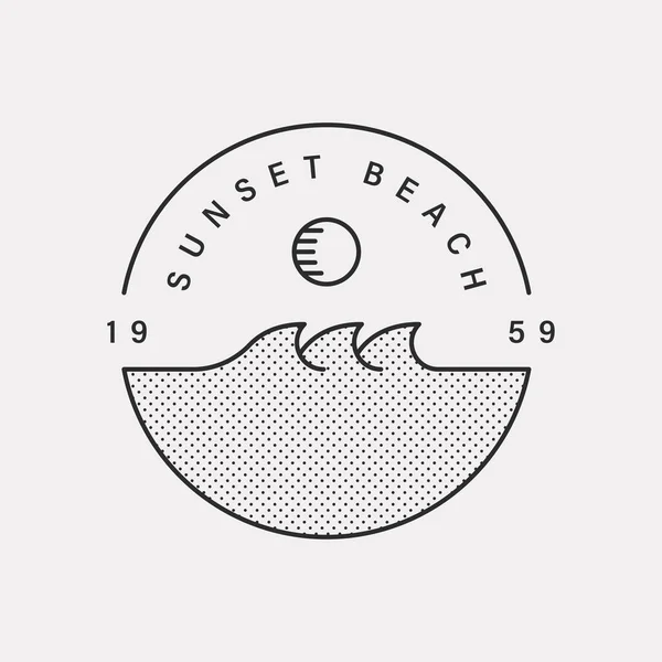 Sunset Beach Logotipo Ilustração Com Ondas Sol Cor Preta Design — Vetor de Stock