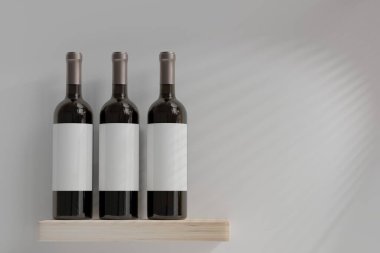 Boş Etiketli Kırmızı Şarap Şişe