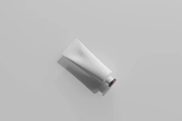 隔離された化粧品チューブ3Dレンダリング — ストック写真