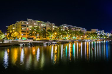 Helsinki, Finl gece, Ruoholahti kanalda boyunca binalar