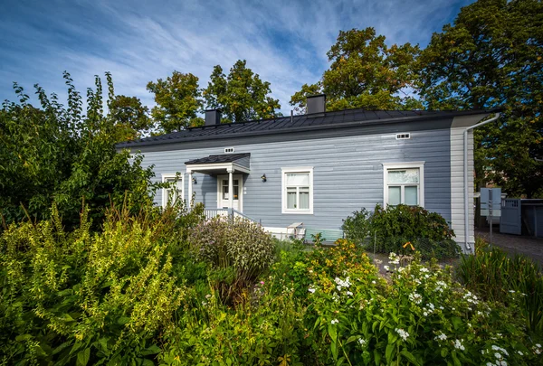 Gardens and house at the University of Helsinki Botanical Garden — Stock Photo, Image