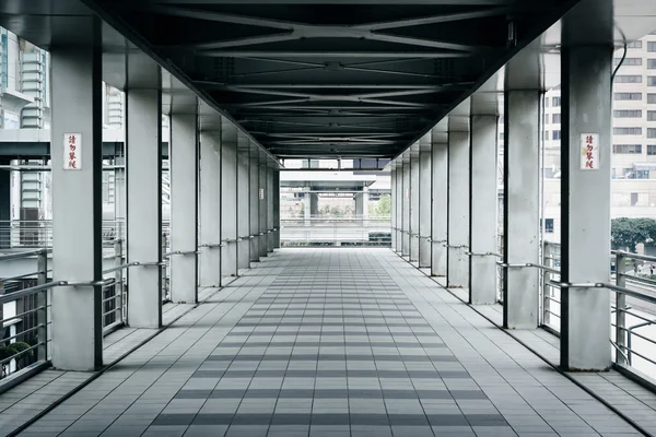 高架歩道、信義区、台北、Taiw で — ストック写真