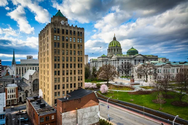 Weergave van gebouwen en de Pennsylvania State Capitol Complex in — Stockfoto