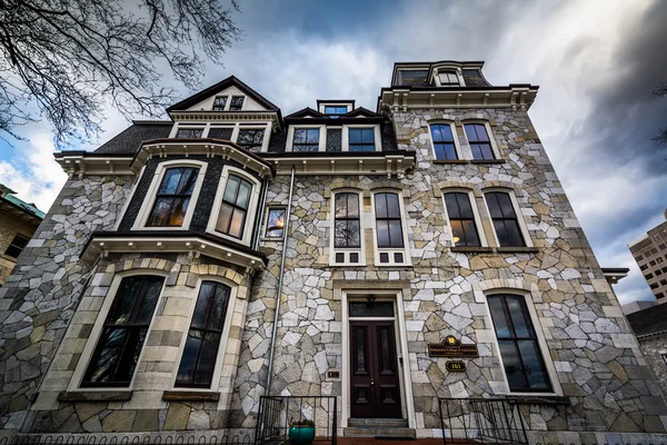 Beautiful stone house on Front Street, in downtown Harrisburg, P — Stock Photo, Image