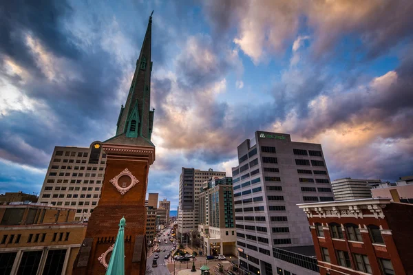 View of Market Square Presbyterian Church and buildings on 2nd S — Stock Photo, Image