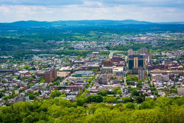 Weergave van het lezen van de pagode van skyline drive in lezen, pen — Stockfoto