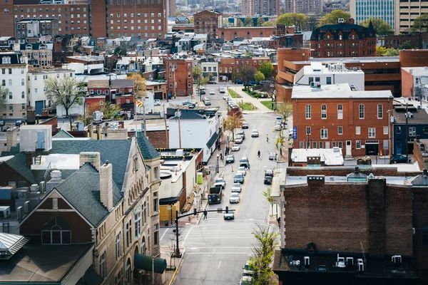 View of Eager Street, in Mount Vernon, Baltimore, Maryland. — Stock Photo, Image