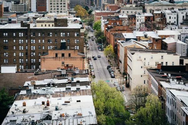 Vista de St. Paul Street, en Mount Vernon, Baltimore, Maryland . —  Fotos de Stock
