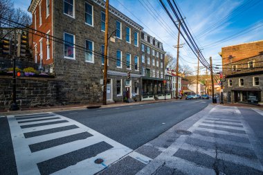 Ellicott City, Maryland şehir merkezinde kavşak.
