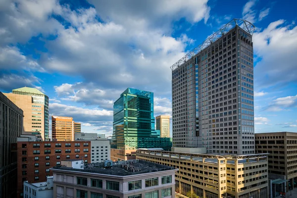 Widok na budynki w centrum miasta Baltimore, Maryland. — Zdjęcie stockowe