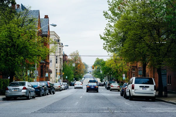 Biddle Street, w Midtown-Belvedere, Baltimore, Maryland. — Zdjęcie stockowe