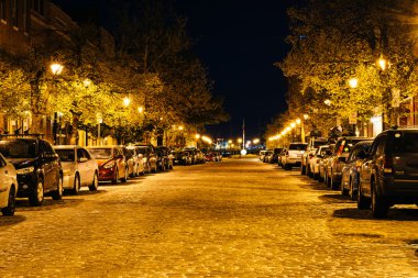 Baltimore, Maryland akşamlarınıFells Point'teki geceleri sokak parke taşı