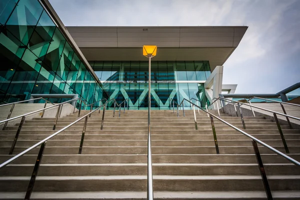 The exterior of the Convention Center, in Baltimore, Maryland. — Stock Photo, Image