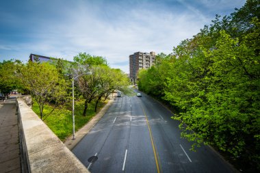 Howard Street Midtown Baltimo Mount Royal Caddesi'nden görünümünü