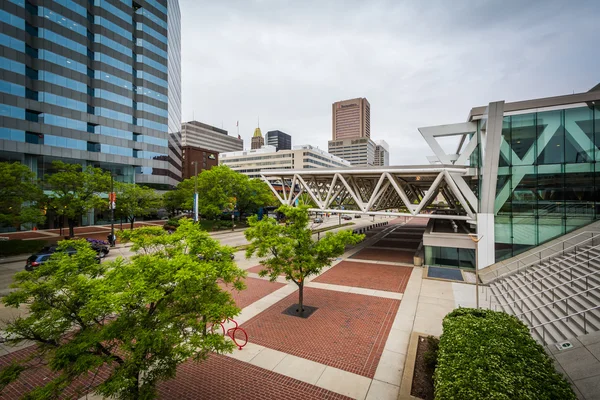The Convention Center and modern buildings in downtown Baltimore — Stock Photo, Image