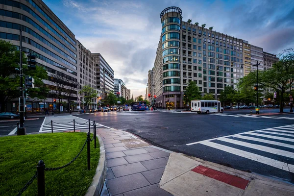 Kereszteződés és a Mcpherson Square, Washington, D épületek — Stock Fotó