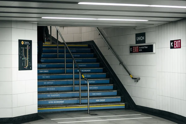 楼梯在联合车站，在安大略省多伦多市. — 图库照片