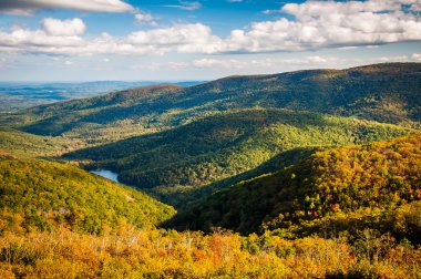 Moormans nehir Overlo üzerinden Appalachians erken sonbahar manzarası