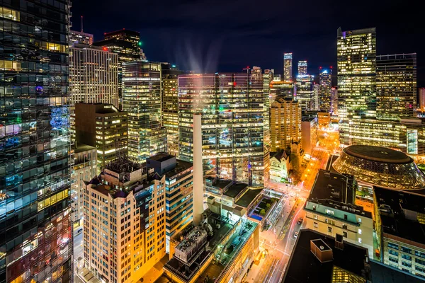 View of modern buildings along Simcoe Street at night, in the Fi — Stock Photo, Image