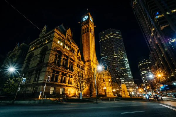 Antiguo Ayuntamiento por la noche, en el centro de Toronto, Ontario . —  Fotos de Stock