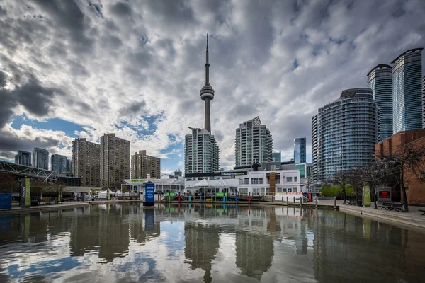 Buildings at the Harbourfront, in Toronto, Ontario. — Stock Photo, Image