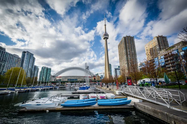Marina ed edifici sul lungomare di Toronto, Ontario . — Foto Stock