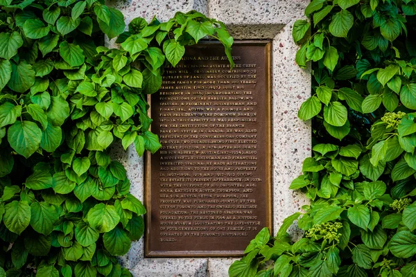 Marcador histórico en los pasos de Baldwin en Spadina Park, en Midtown — Foto de Stock